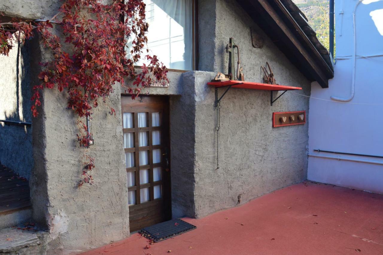 Apartamento Cascina Des Religieuses Aosta Exterior foto